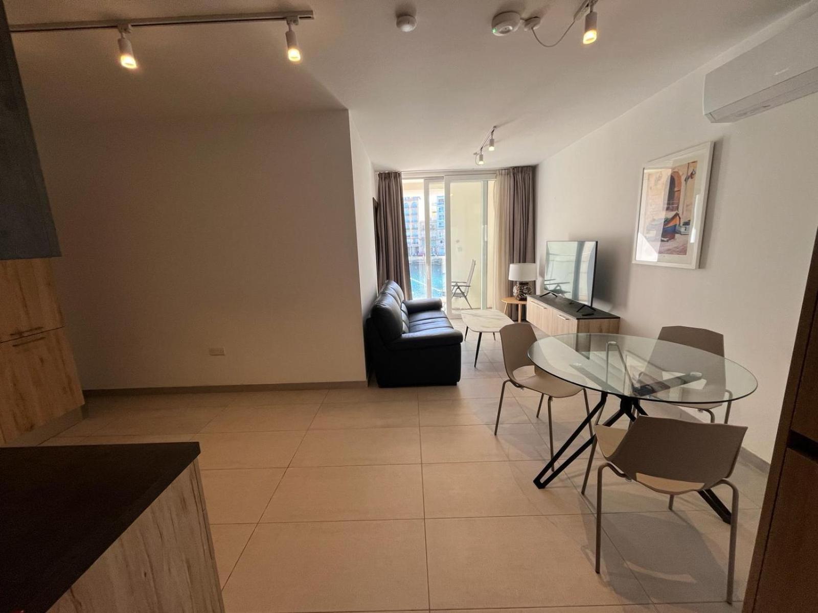 Apartamento 86 Spinola Bay San Julián Exterior foto