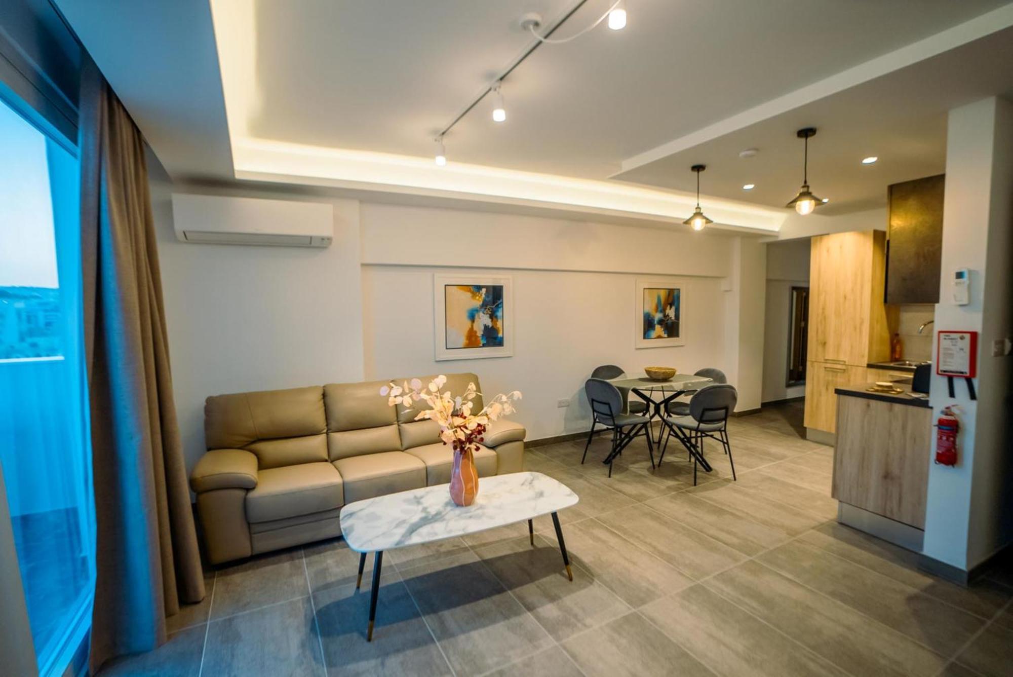 Apartamento 86 Spinola Bay San Julián Exterior foto