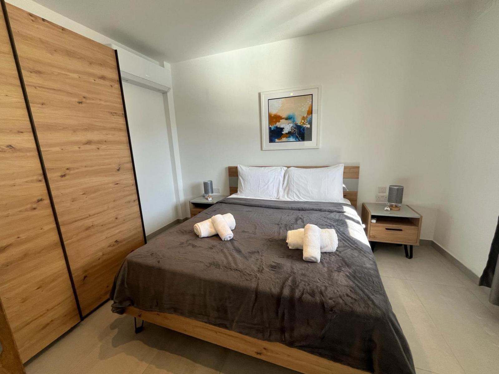 Apartamento 86 Spinola Bay San Julián Habitación foto